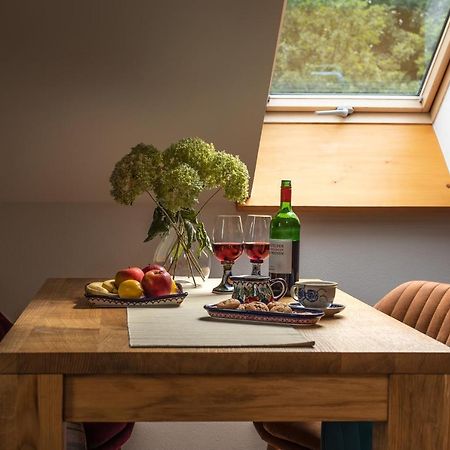 Apartamenty U Harrego I Przy Stawie Spa Z Klimatyzacja, Balia, Sauna, Ogrodem I Parkingiem 쿠도바-즈루이 외부 사진