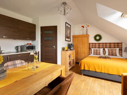 Apartamenty U Harrego I Przy Stawie Spa Z Klimatyzacja, Balia, Sauna, Ogrodem I Parkingiem 쿠도바-즈루이 외부 사진