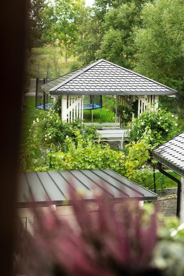 Apartamenty U Harrego I Przy Stawie Spa Z Klimatyzacja, Balia, Sauna, Ogrodem I Parkingiem 쿠도바-즈루이 외부 사진